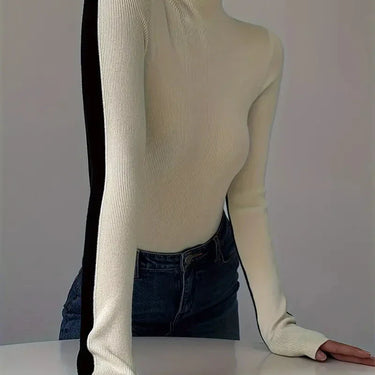 Aurelia Turtleneck